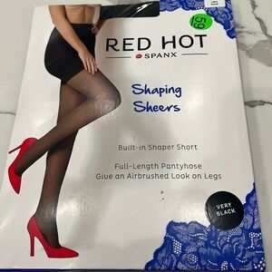 Spanx Red Hot Shaping Built in Shaper Short Panty Size 3 Very Black New